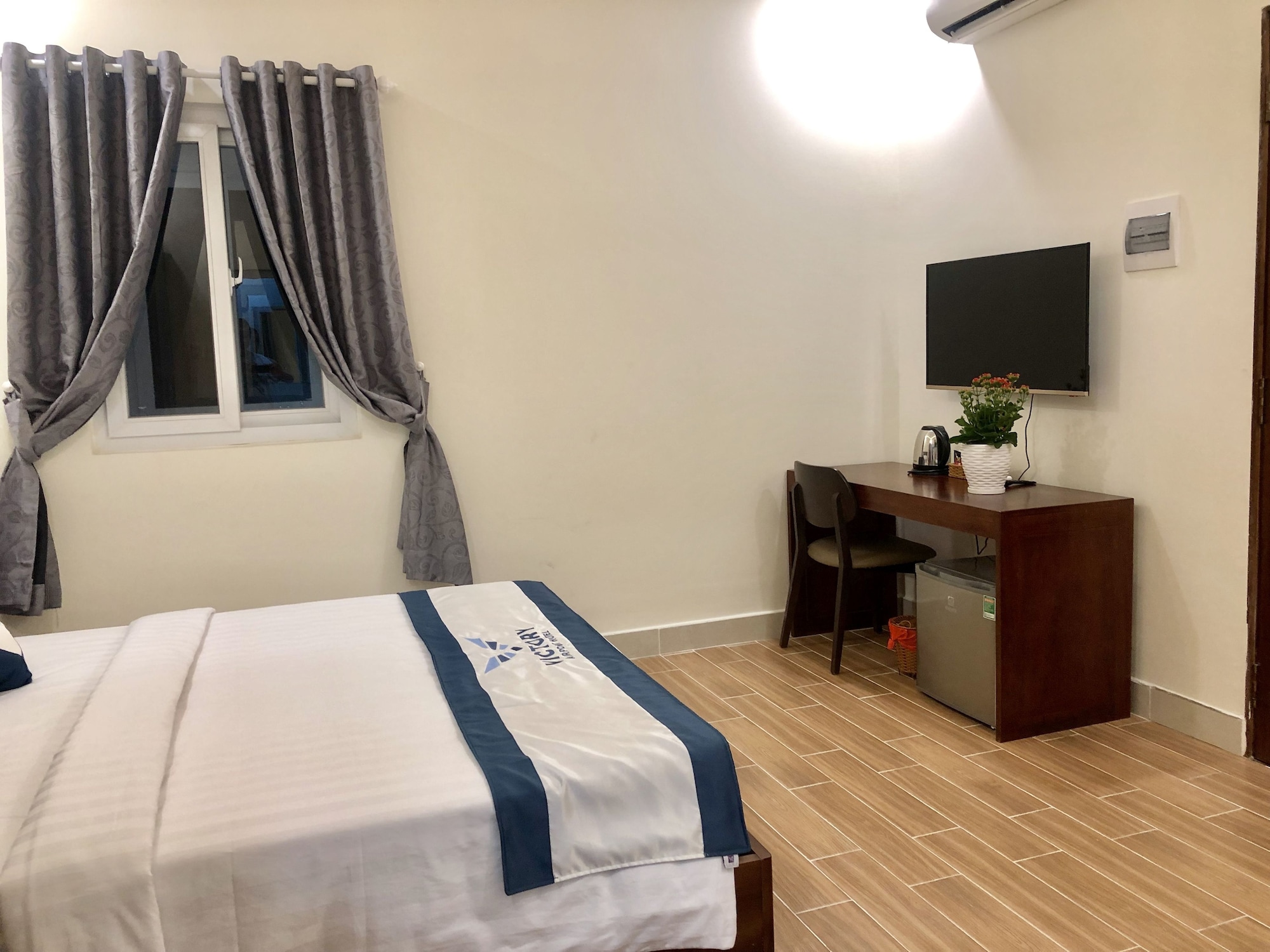 غرفة ديلوكس بسرير كينج بشرفة، Victory Airport Hotel 2/6