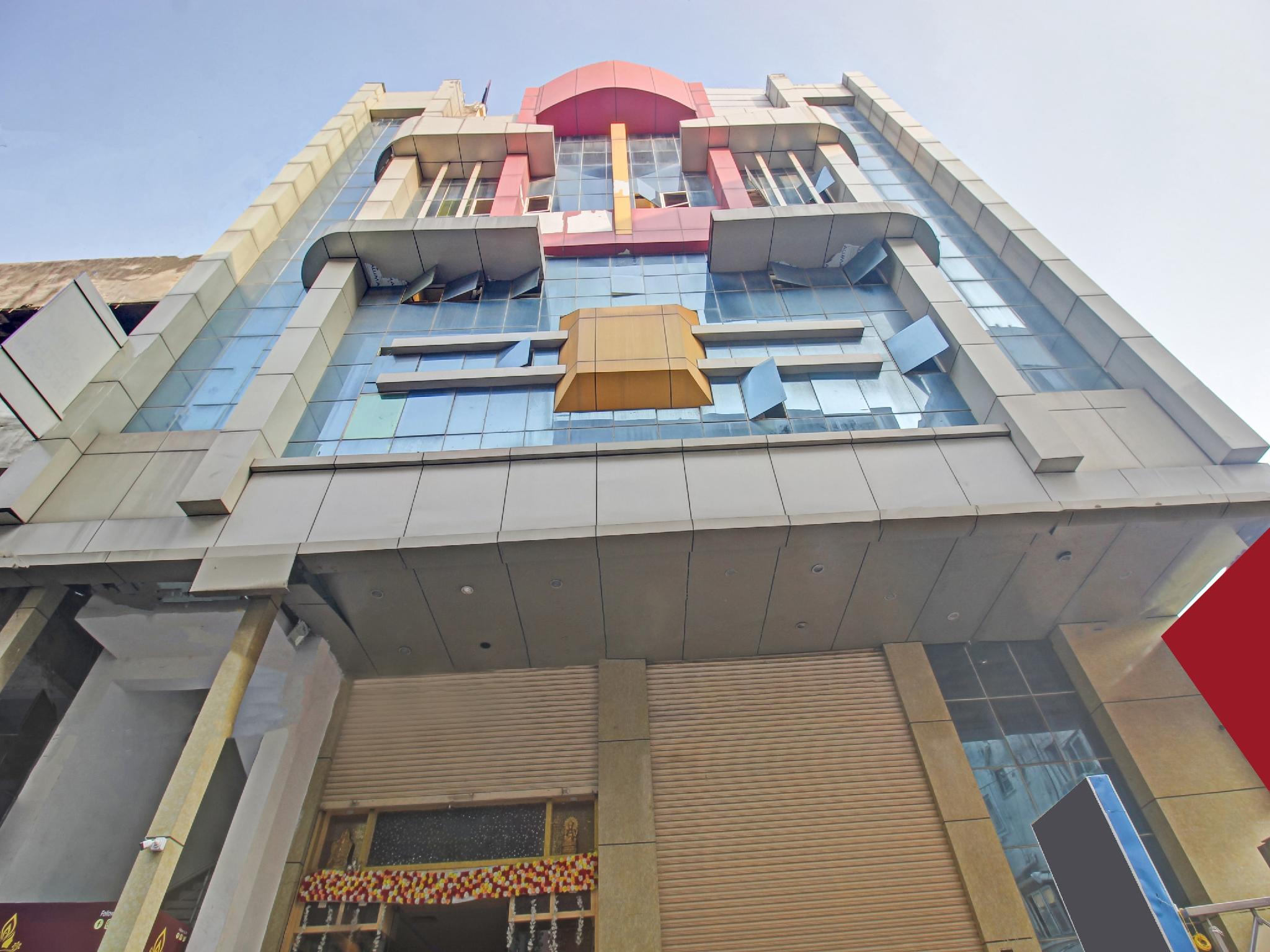 Collection O Hotel Regal Near ISKON TEMPLE , ABIDS 3/55