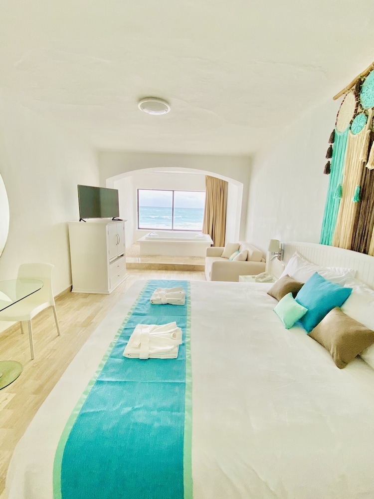 Cyan Cancun Resort & Spa 2/31