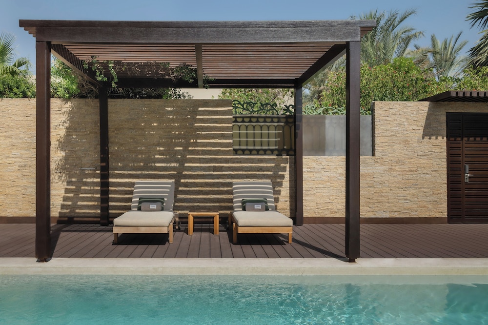 swimming pool spa