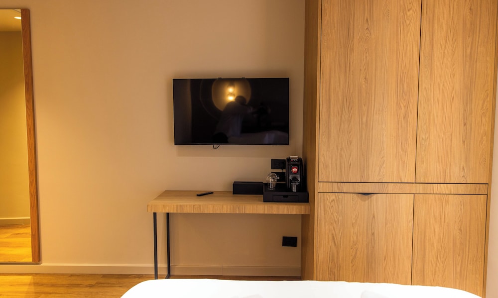 Si hotel Tirana 56/61