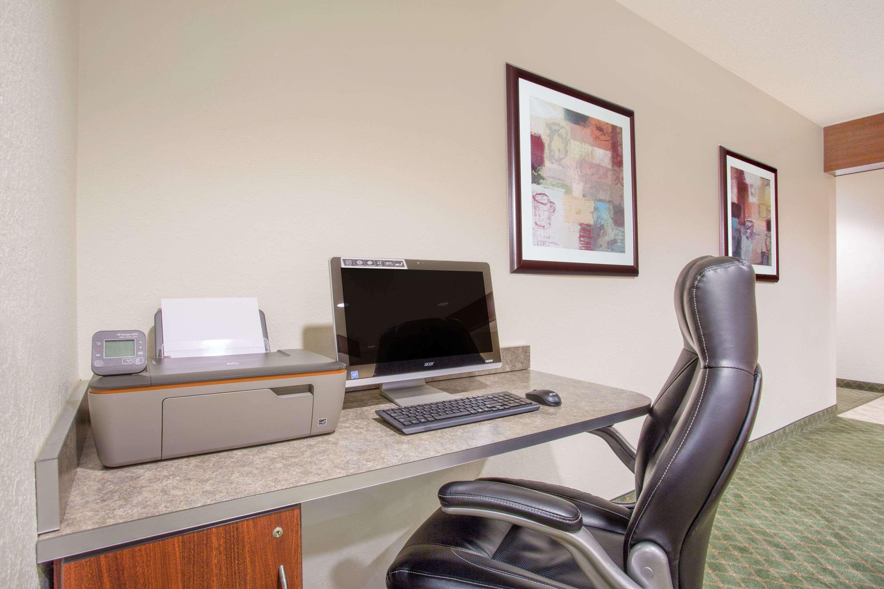 Microtel Inn & Suites By Wyndham Gassaway/Sutton 12/16