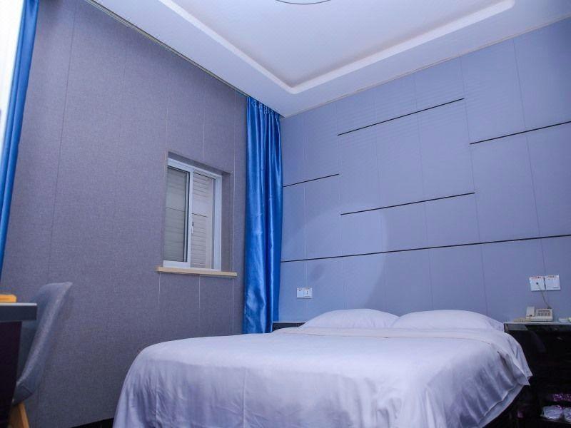 BUSINESS, DOUBLE BED
