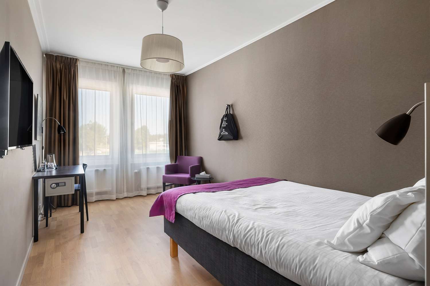 غرفة اقتصادية بسرير مزدوج