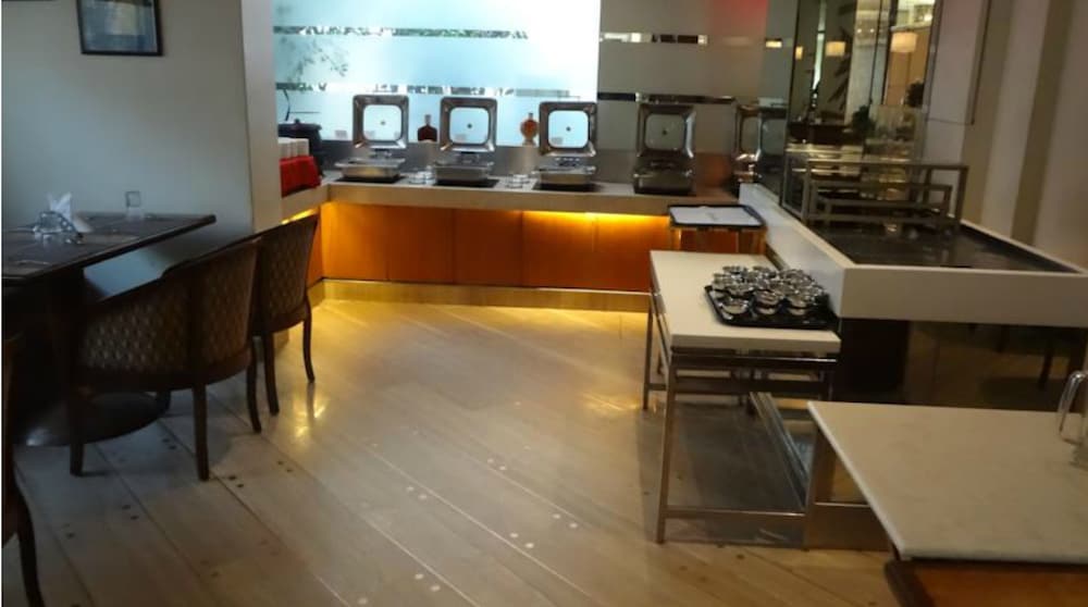 Hotel Residency Andheri 38/55