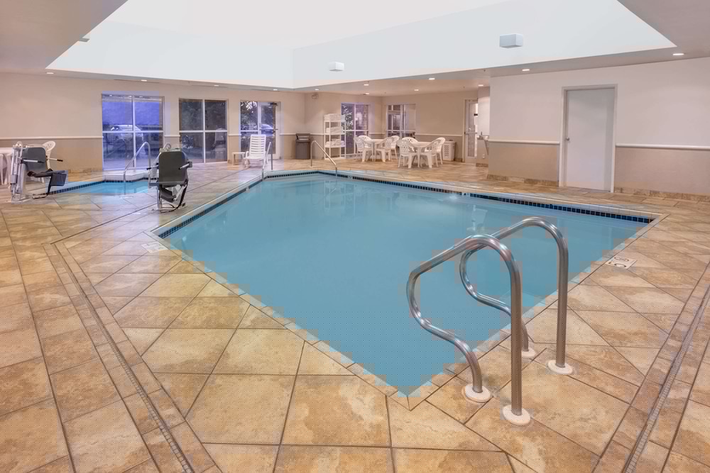 Super 8 By Wyndham Madison South 16/34