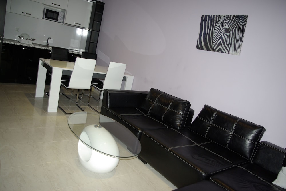BAHAMI RESIDENCE 52/68