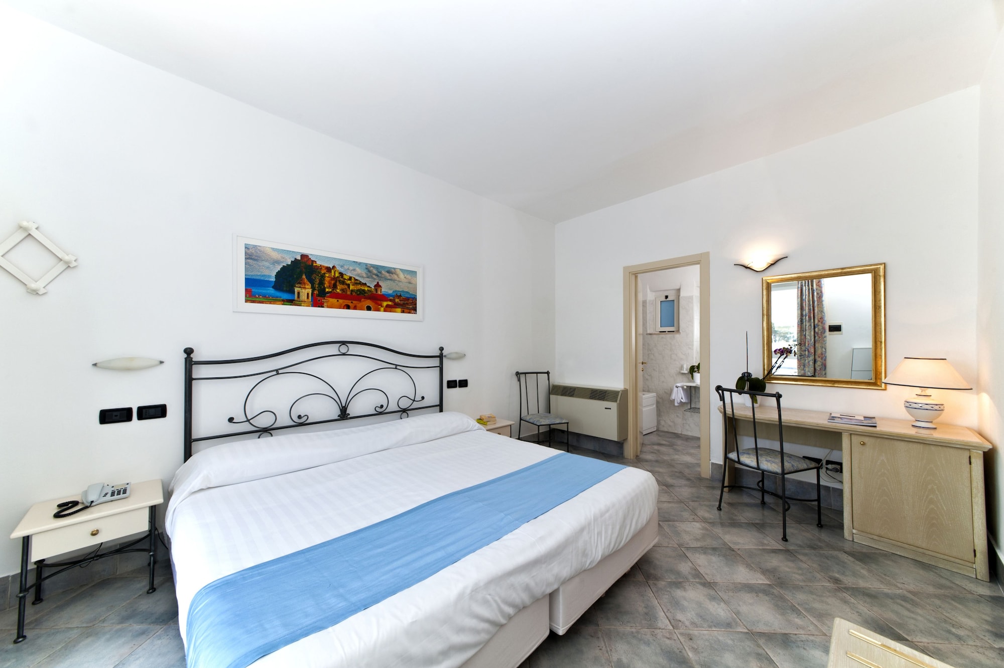 EXECUTIVE, DOUBLE BED