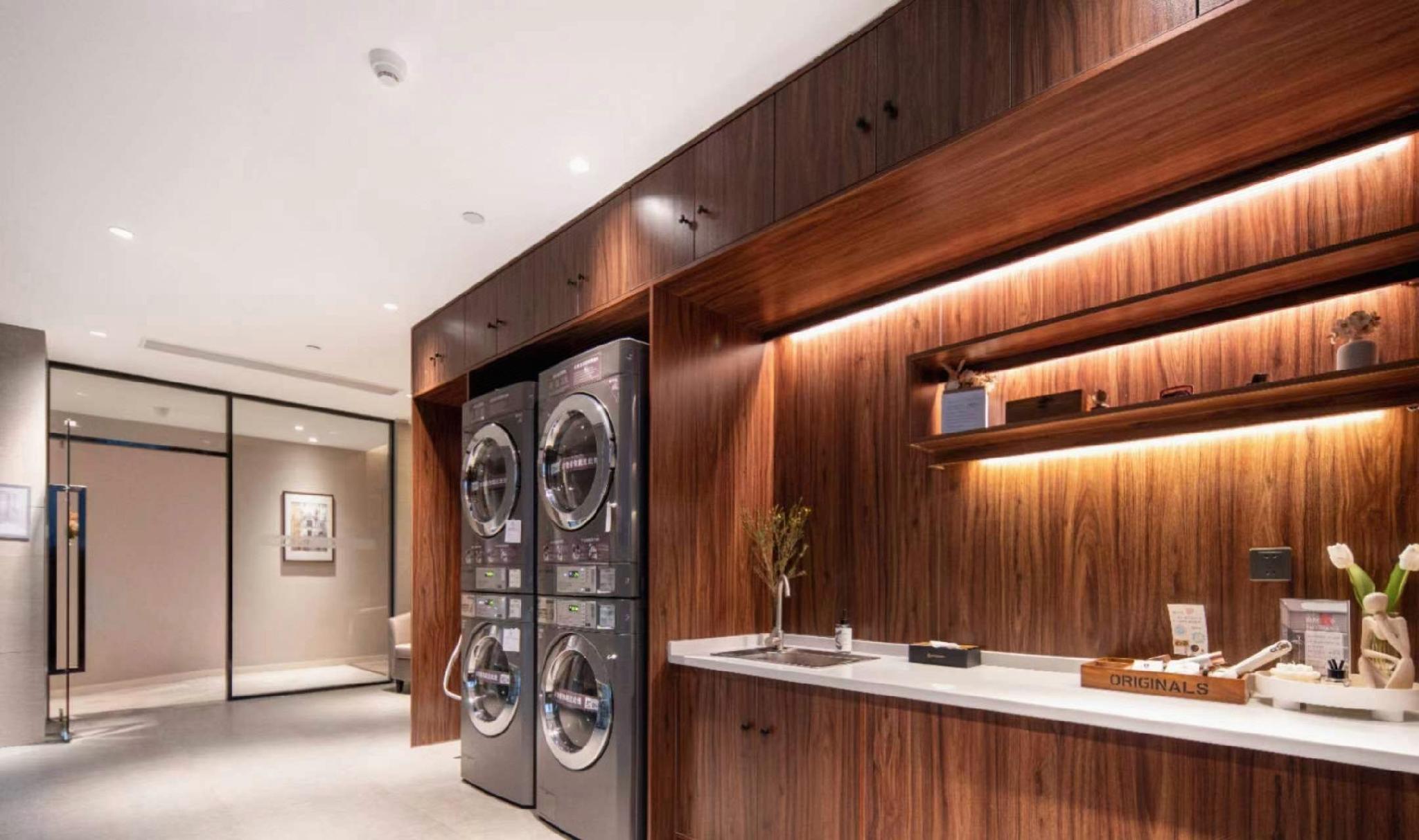 Home Inn Plus (Wuxi Zhongshan Road Shenglimen Metro Station) 21/57