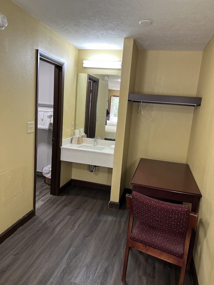 Budget Inn Ardmore 10/34