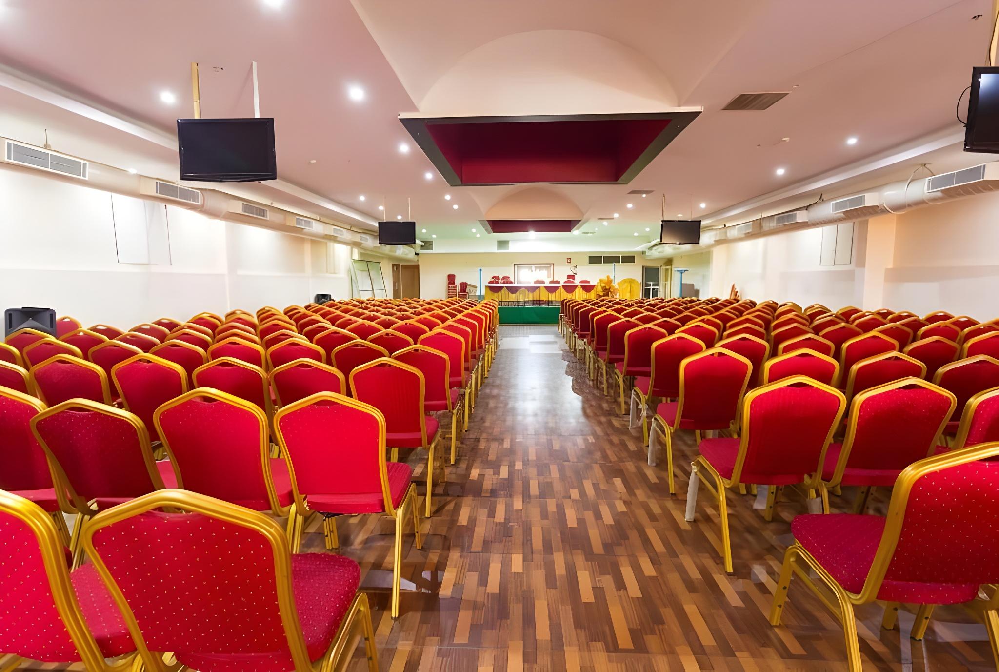 MG Hotel Udayee International 23/25
