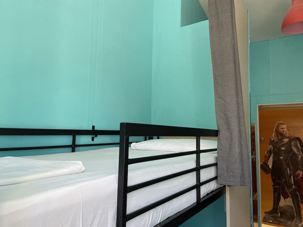 Open Hostel 10/36