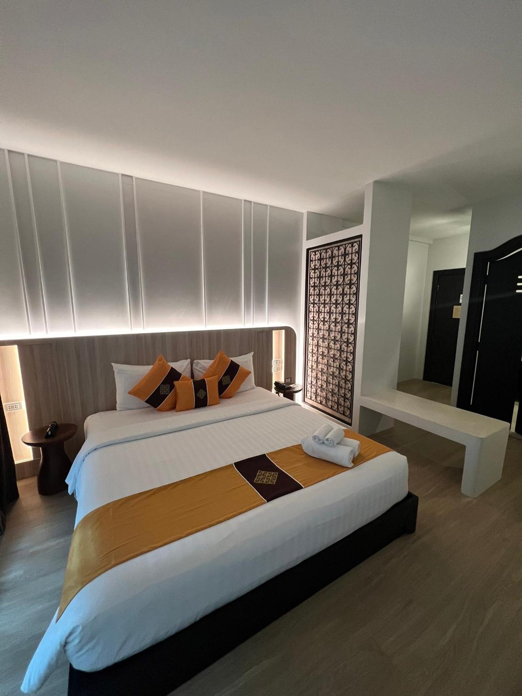 Superior, King Bed