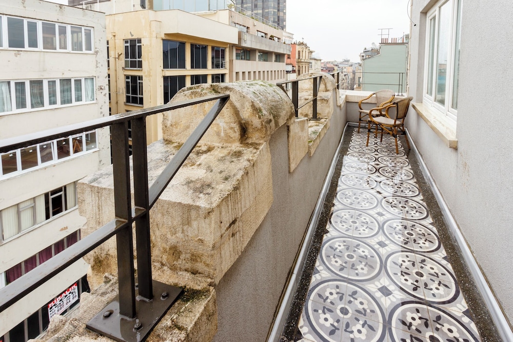 Ravouna 1906 Suites - Special Class Adults Only 35/45