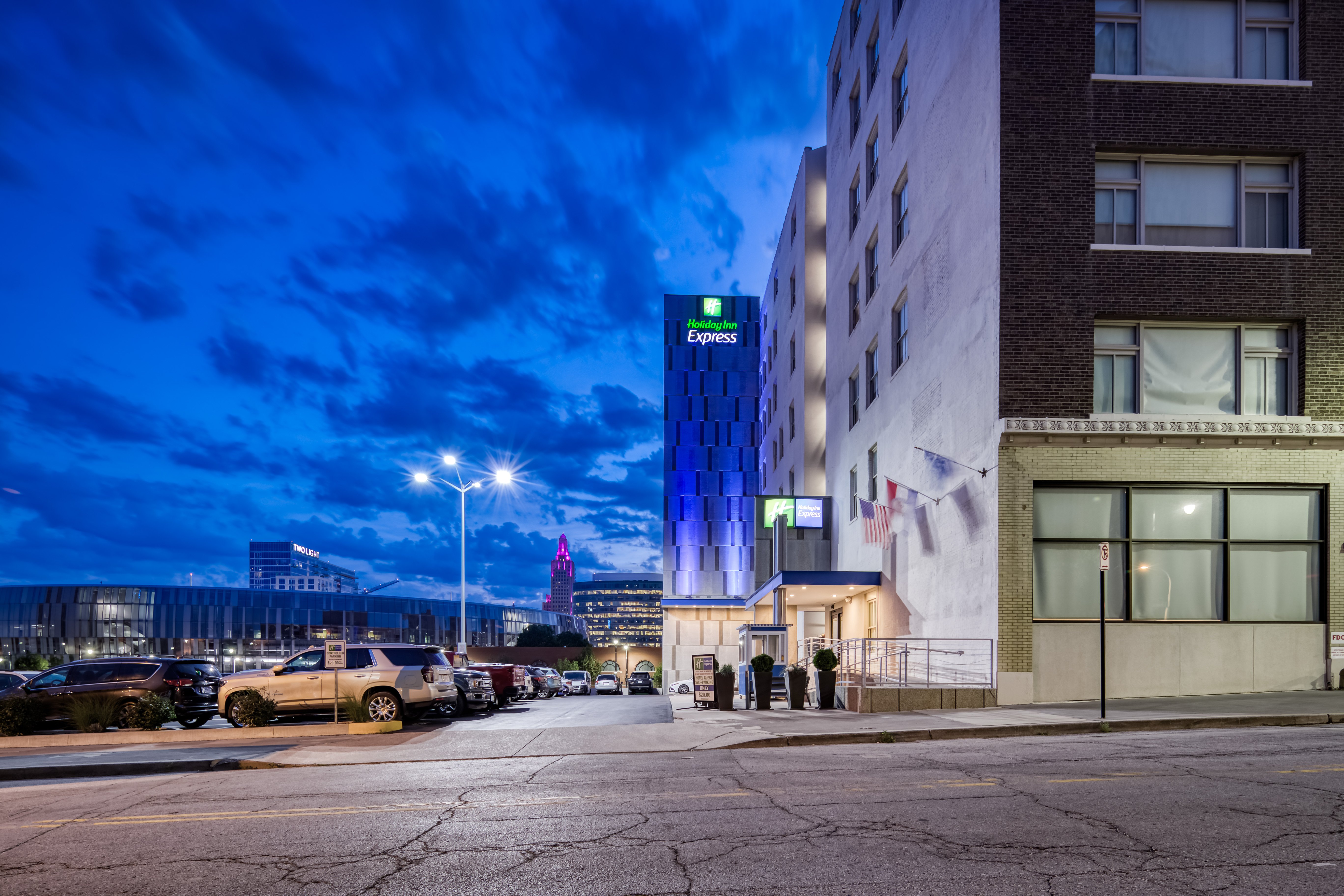 HOLIDAY INN EXPRESS KANSAS CITY DOWNTOWN 4/72