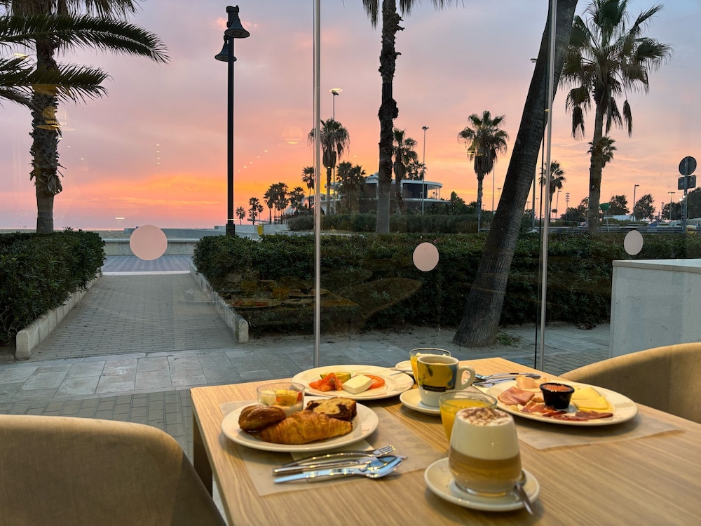 Hotel Neptuno Playa & Spa 36/50