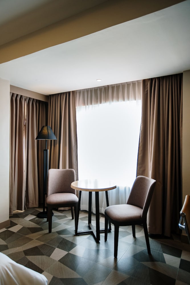 Zuri Hotel Iloilo City 45/50