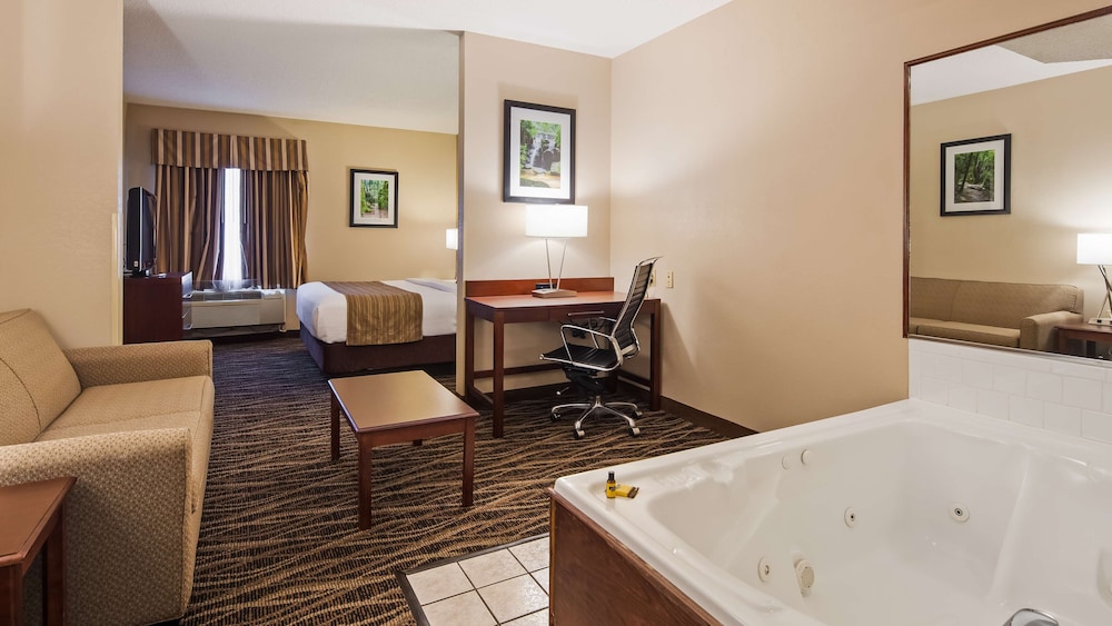 Best Western Plus Russellville Hotel & Suites 15/32