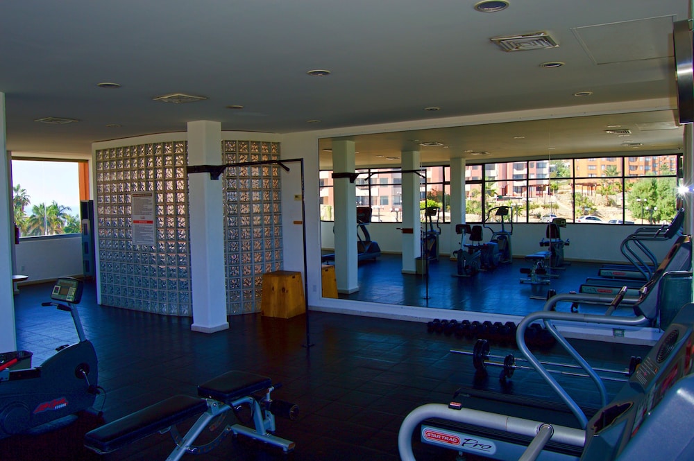 Sunrock Hotel & Suites 24/50