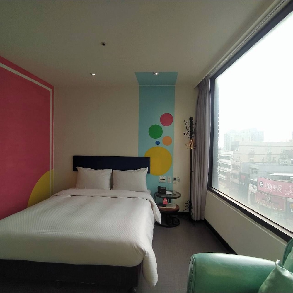 Hotel J 9/54