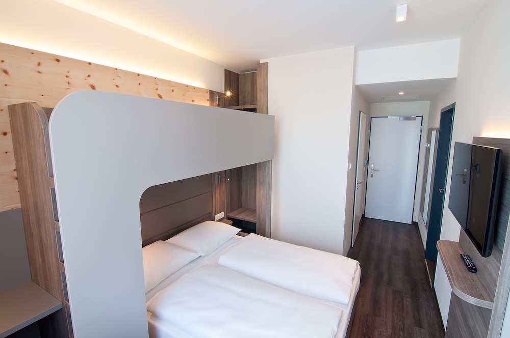 Amaro Budget Plus Hotel 12/50