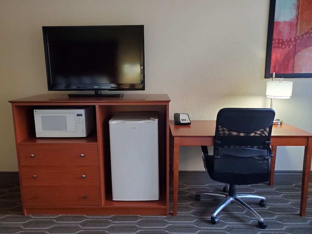 Best Western Plus Milwaukee Airport Hotel & Conference Center 33/39