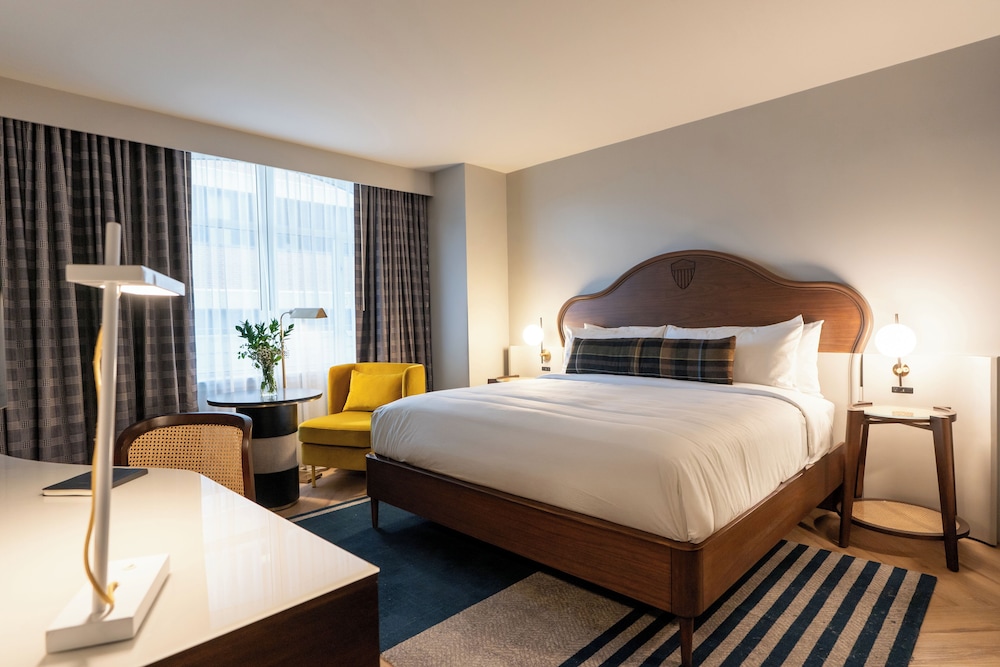 Hilltop, Classic, King Bed