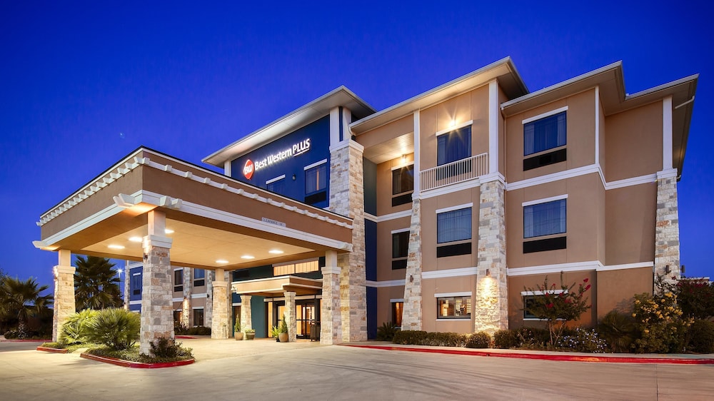 Best Western Plus Lytle Inn and Suites 1/29