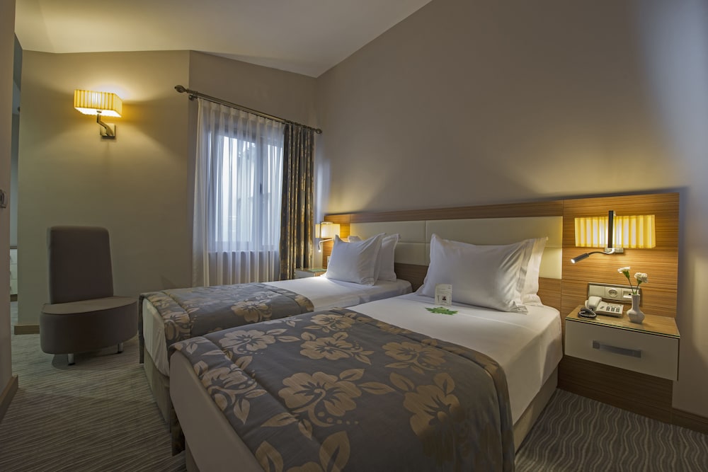 YASMAK COMFORT HOTEL 12/32