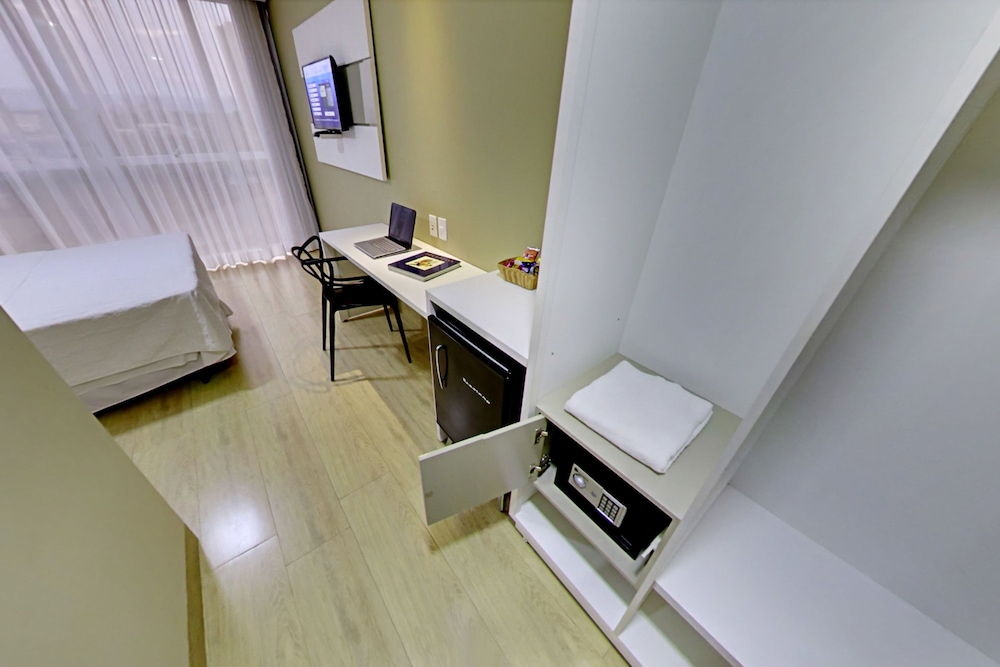 SELECT HOTEL 18/48