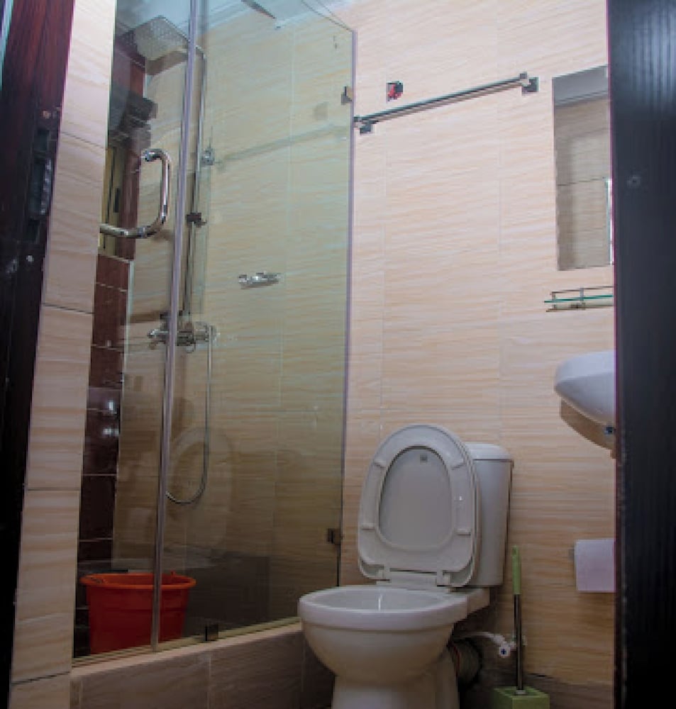 Oragon Hotel and Suites 43/46