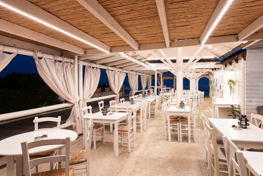 Thomatos Apartments Lourdas Beach 23/50
