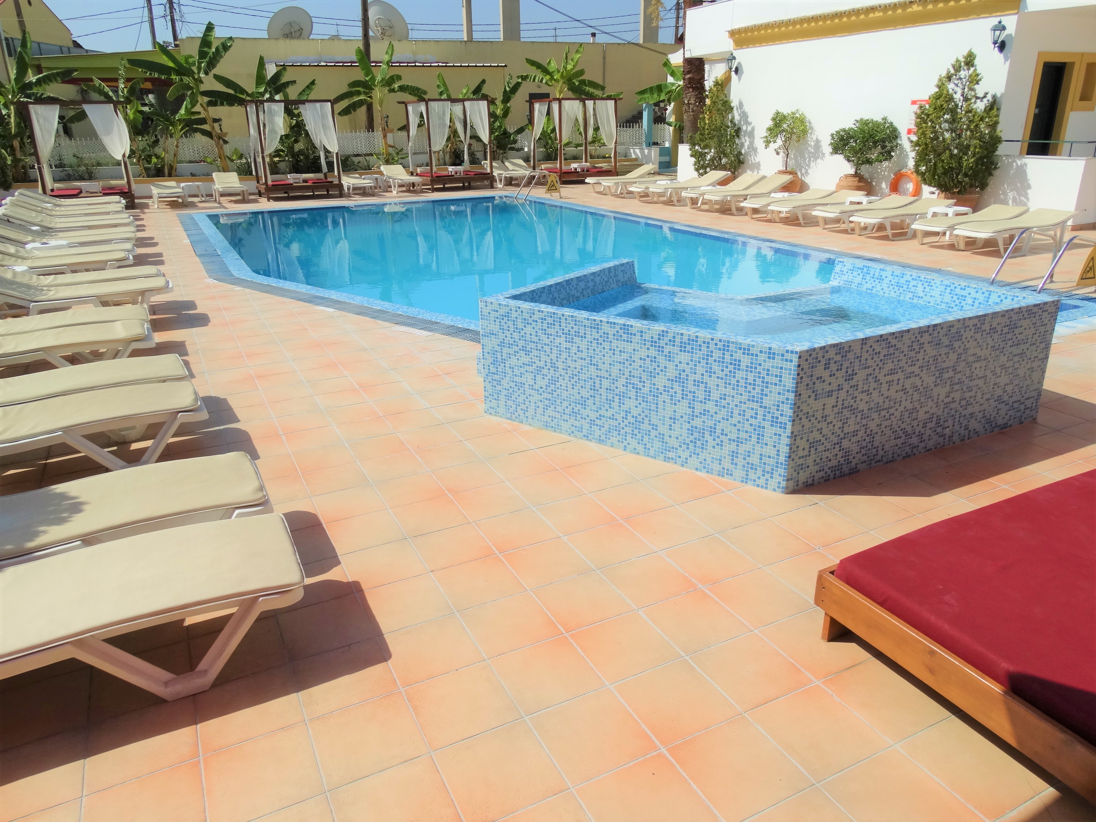 Oasis Beach Club 12/42