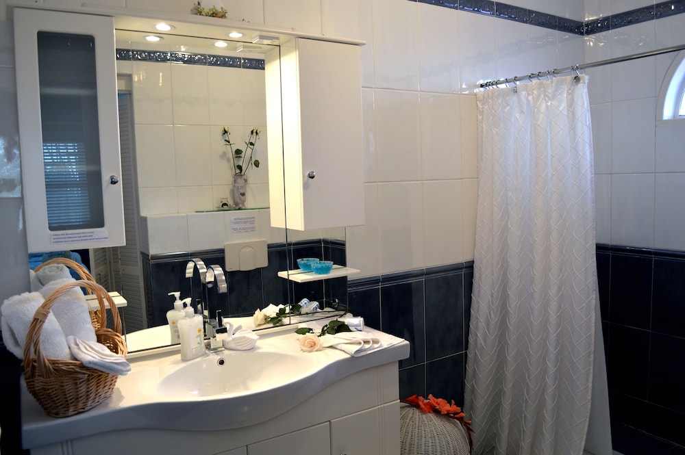 Adonai Hotel Boutique Bed And Breakfast 89/93