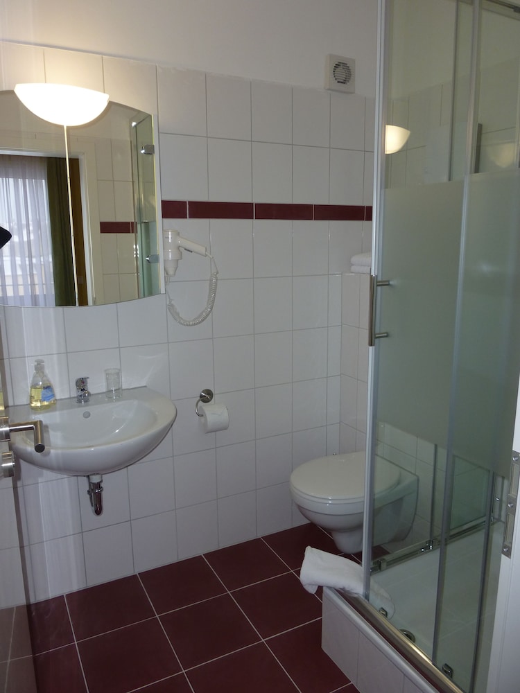 Hotel Famosa 30/32