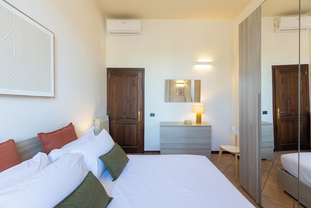 Rental In Rome Rosselli Palace Apartment 5 14/49