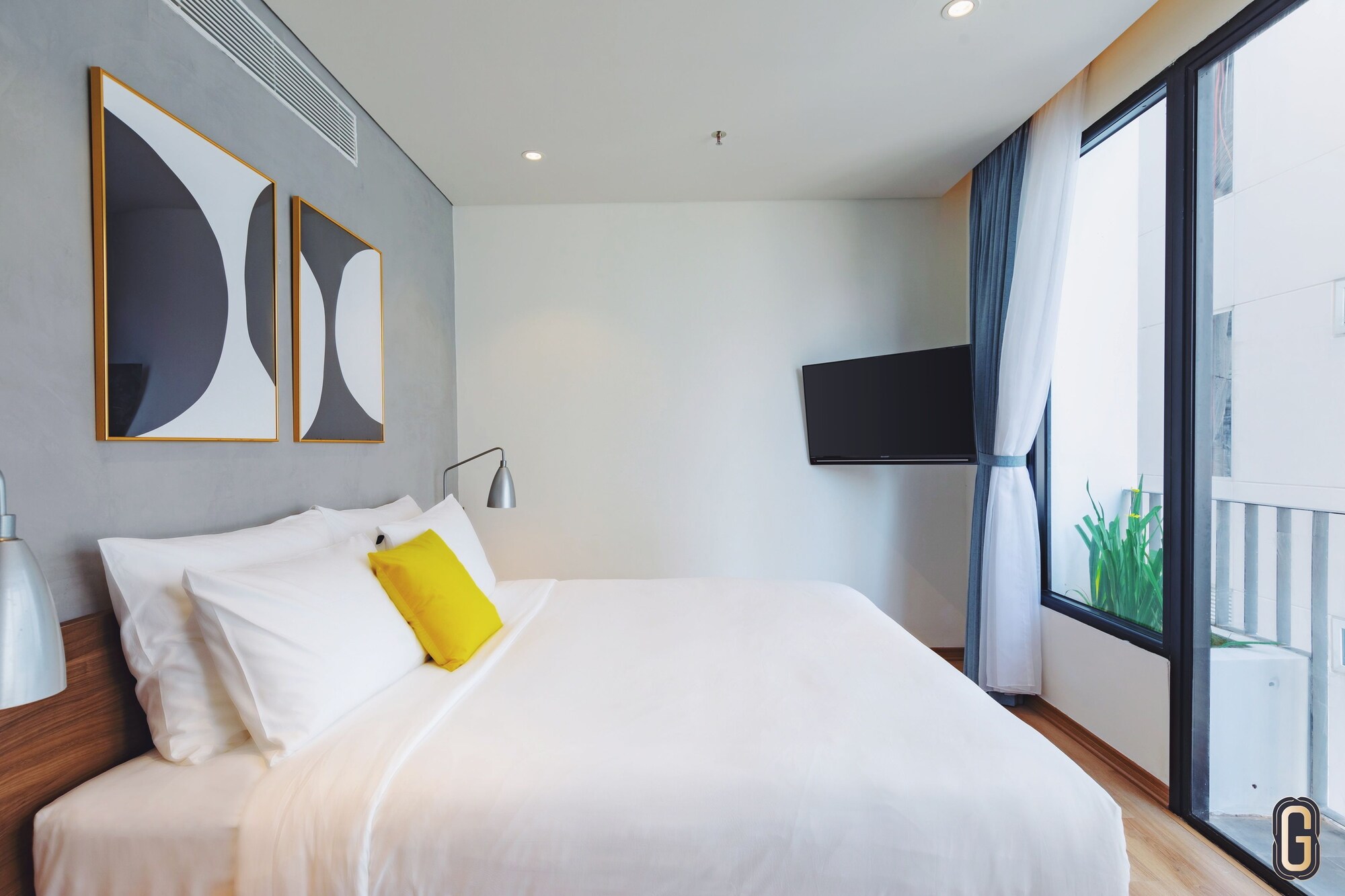 DELUXE, DOUBLE BED, NO VIEW, BALCONY