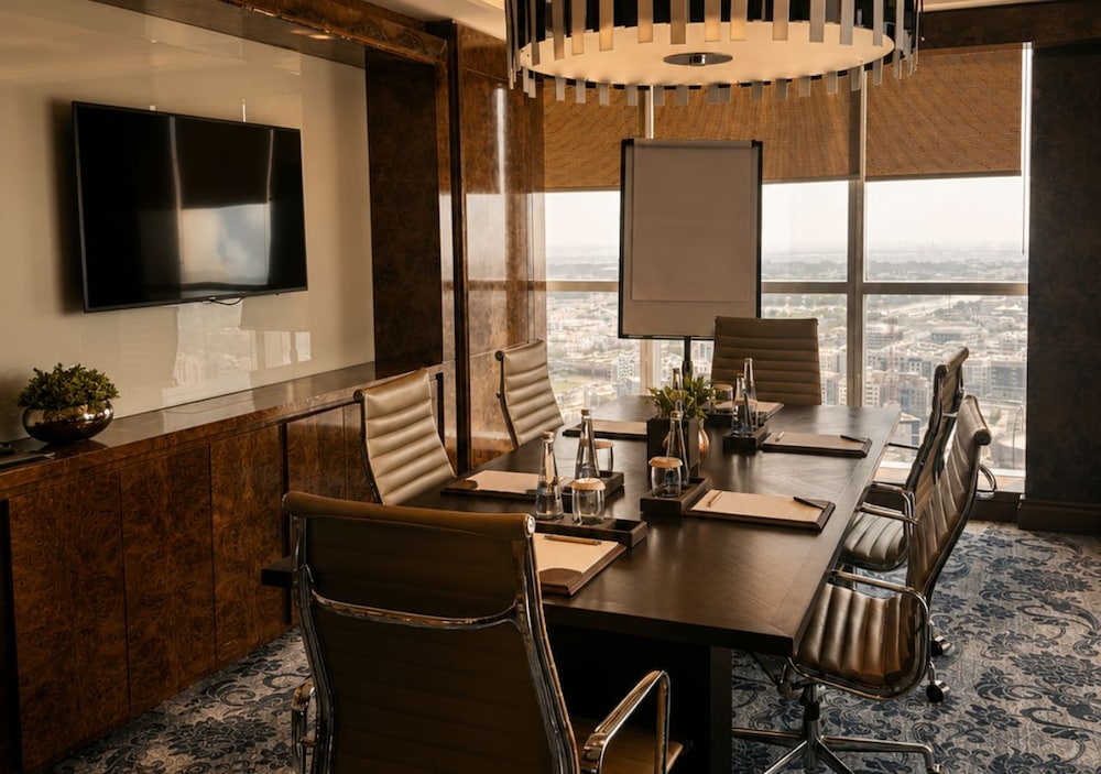 Dusit Thani Abu Dhabi 36/45