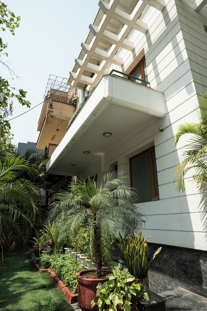 Ahuja Residency Gurgaon 5/50