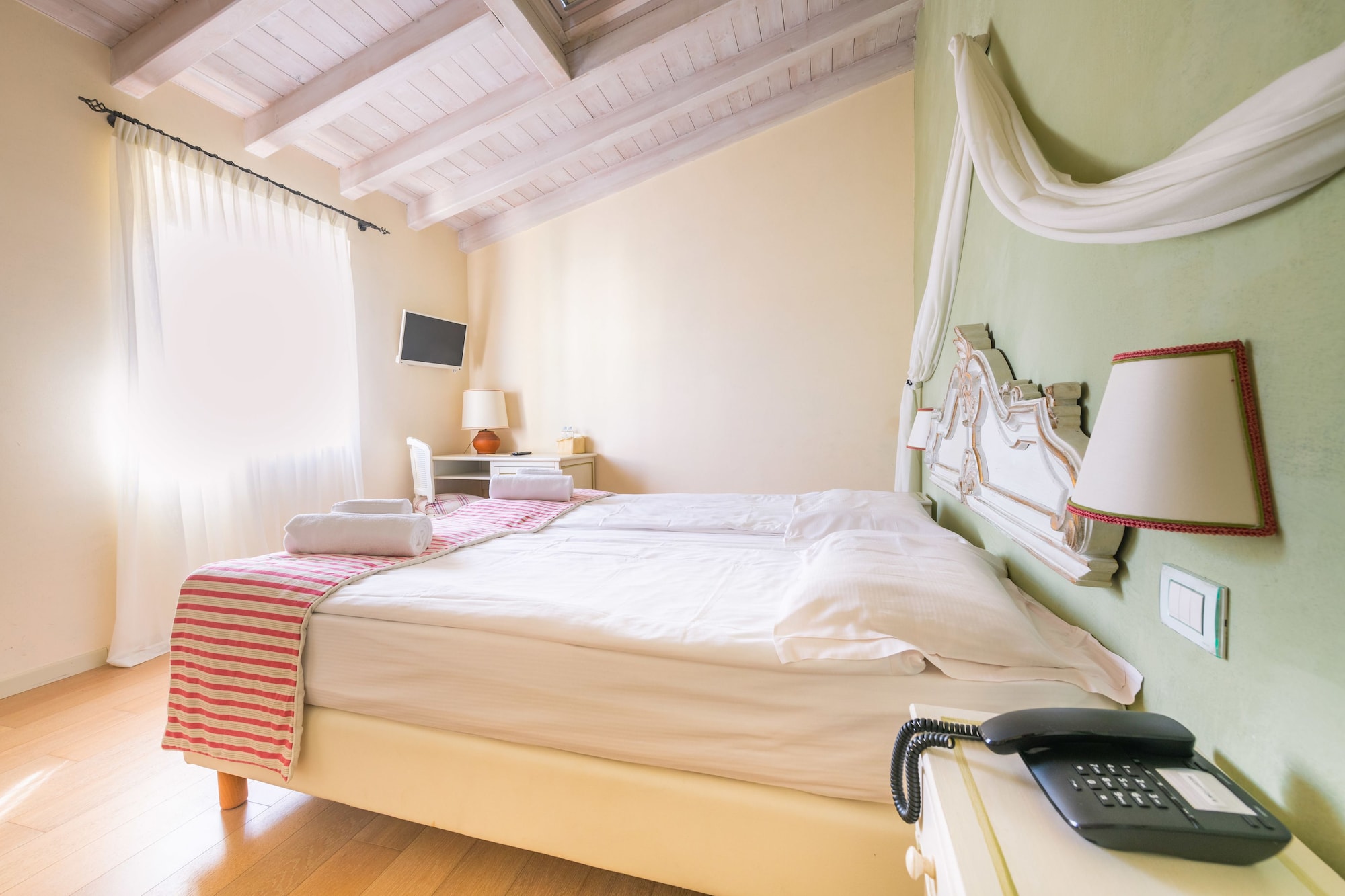 جناح بسرير مزدوج مع أريكة، Hotel Villa Moron 3/7