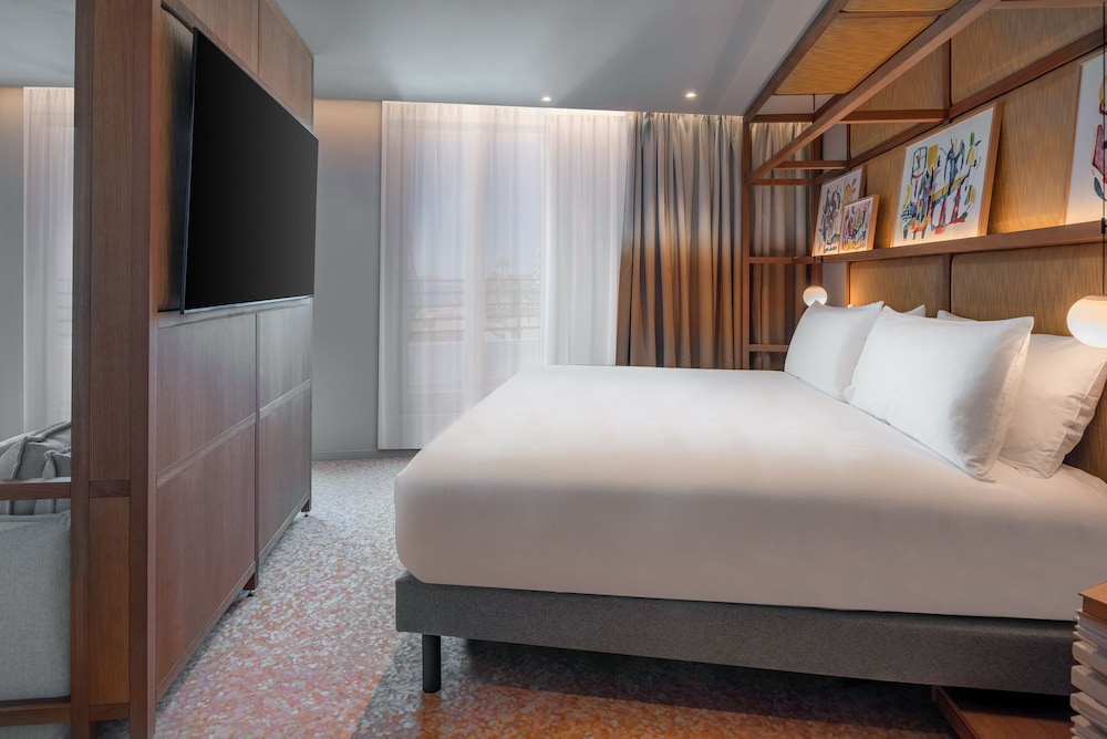 Junior Suite, King Bed