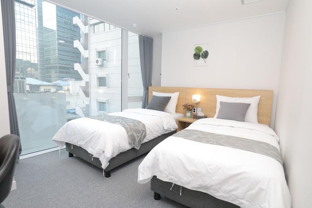 LINE HOTEL MYEONGDONG 33/56