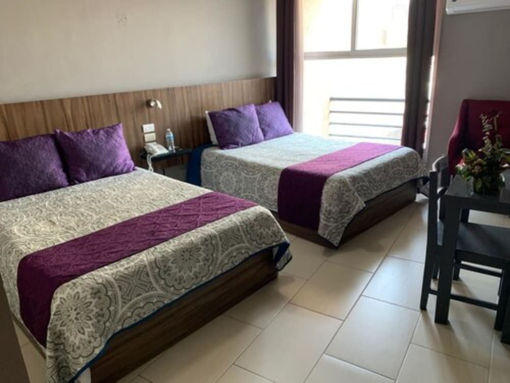 Hotel Fg 8/24