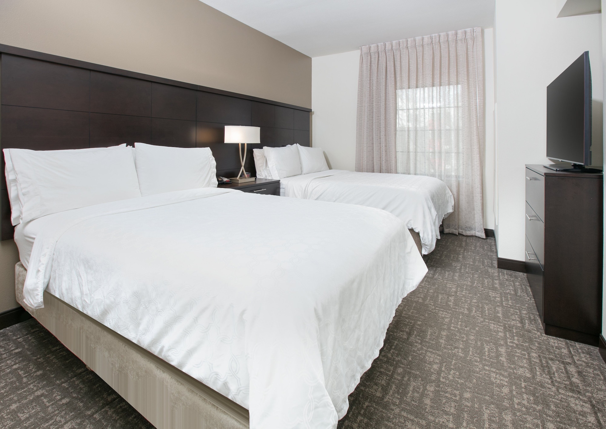 1 BEDROOM, SUITE, KITCHEN, ACCESSIBLE