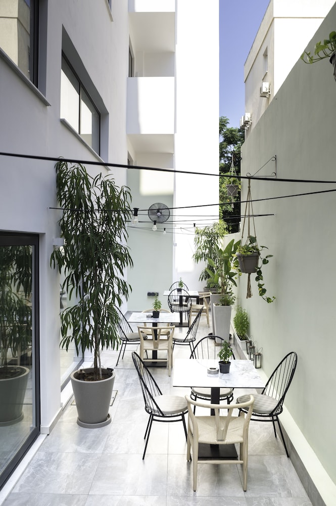 Roseum Boutique Hotel 25/50