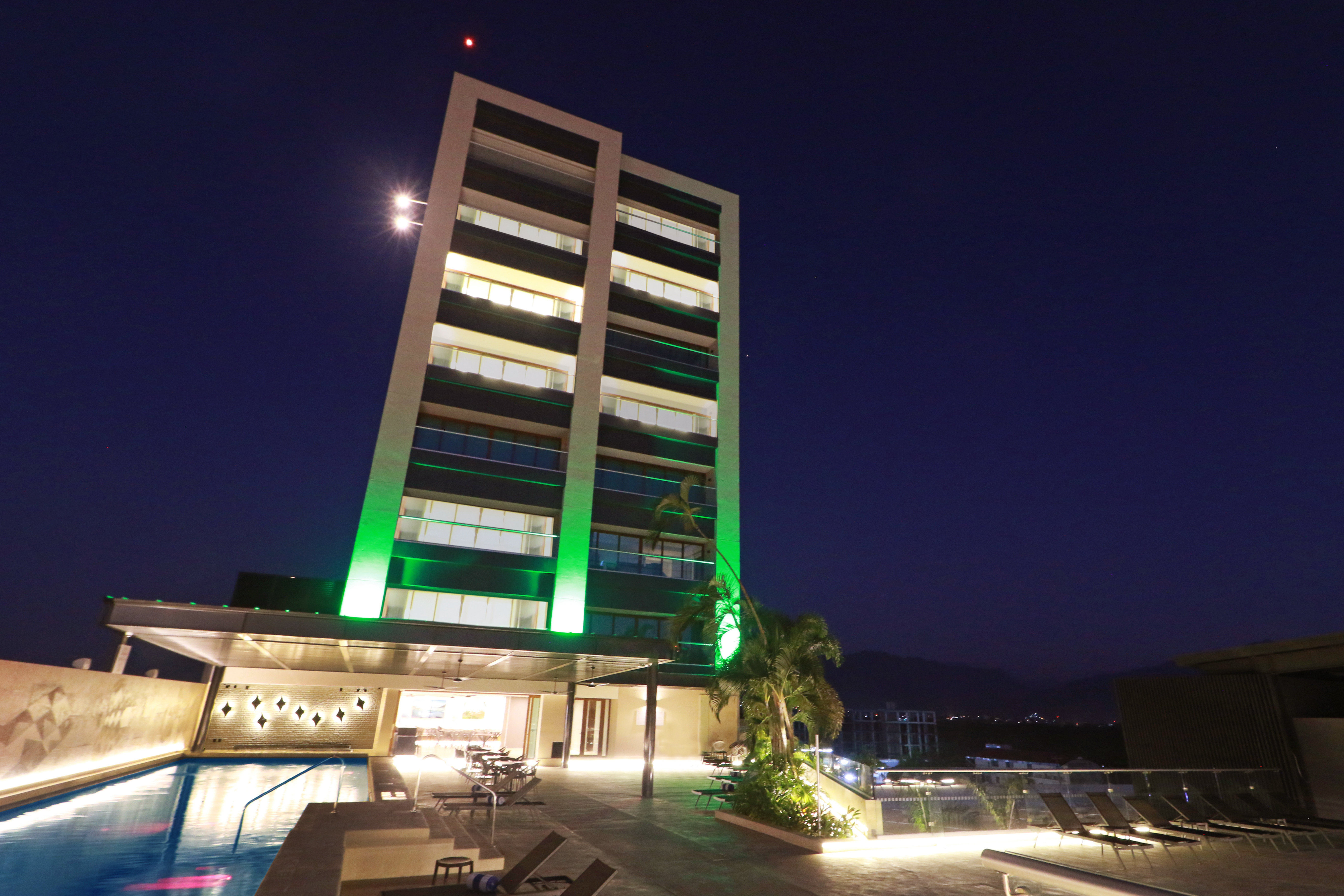 Holiday Inn and Suites Puerto Vallarta Marina and Golf 2/78