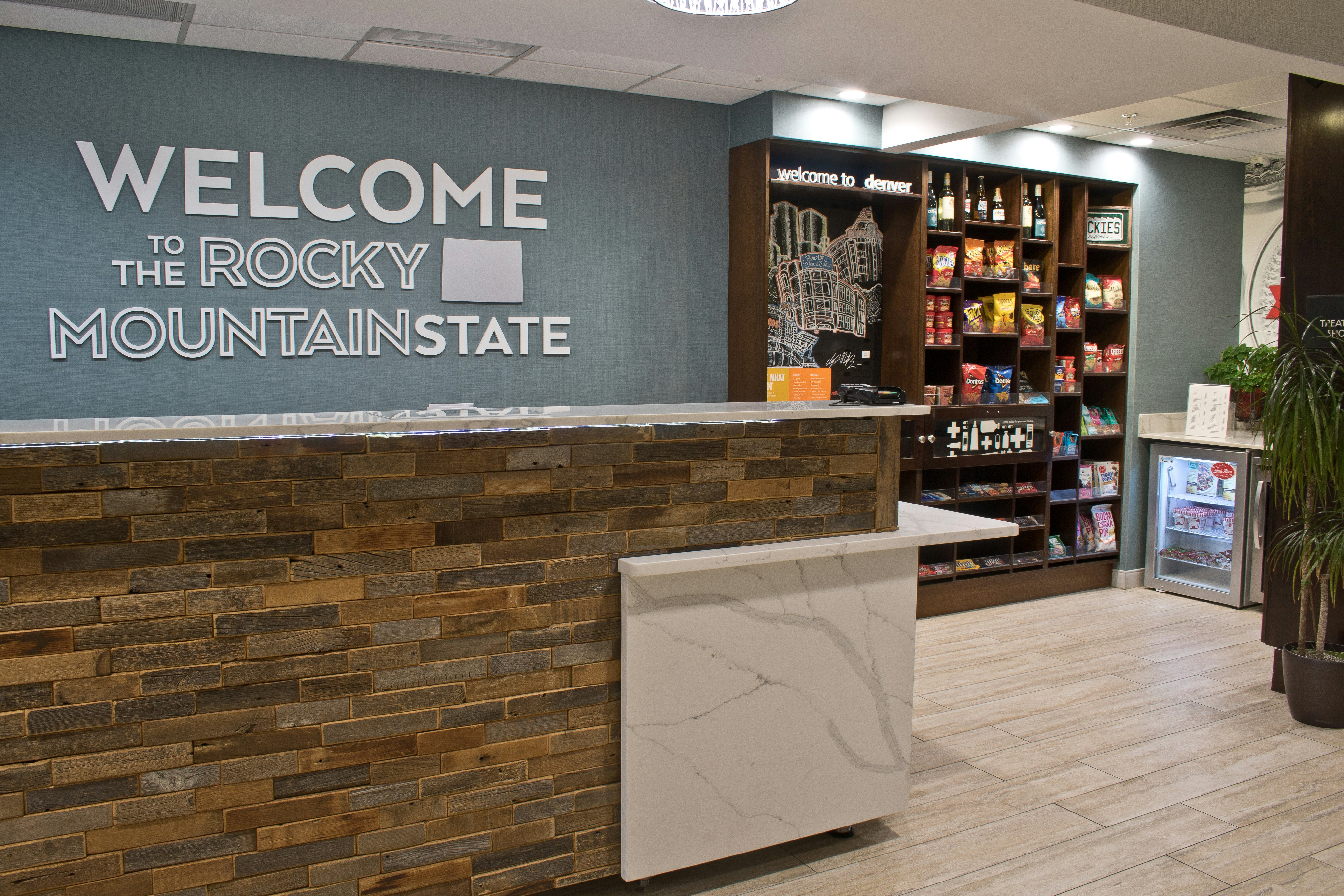 Lobby at HAMPTON INN SUITES DENVER SPEER BOULEVARD, DENVER - CO