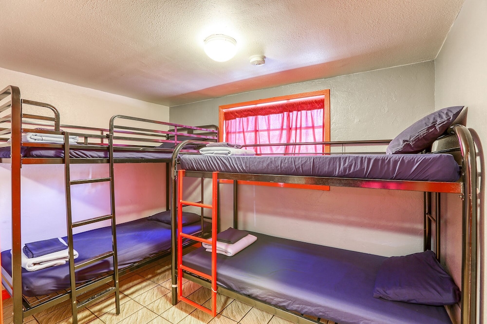 Sin City Hostel 9/50