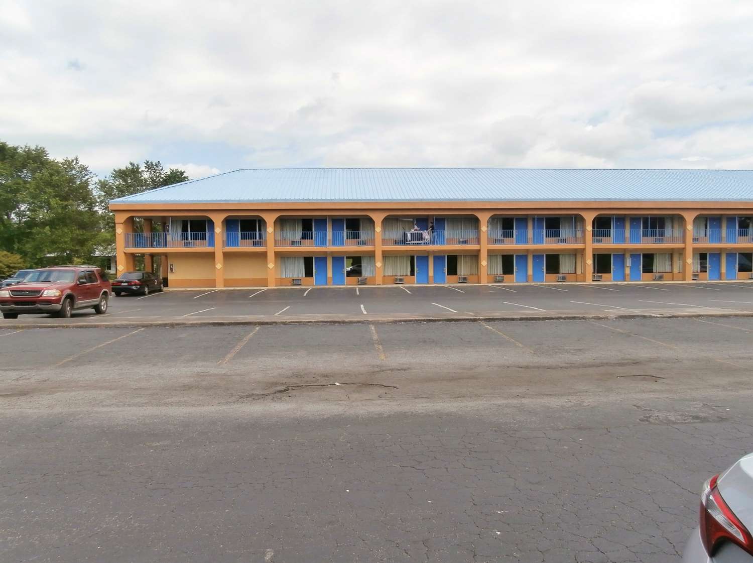 Country Hearth Inn and Suites Cartersville 2/34