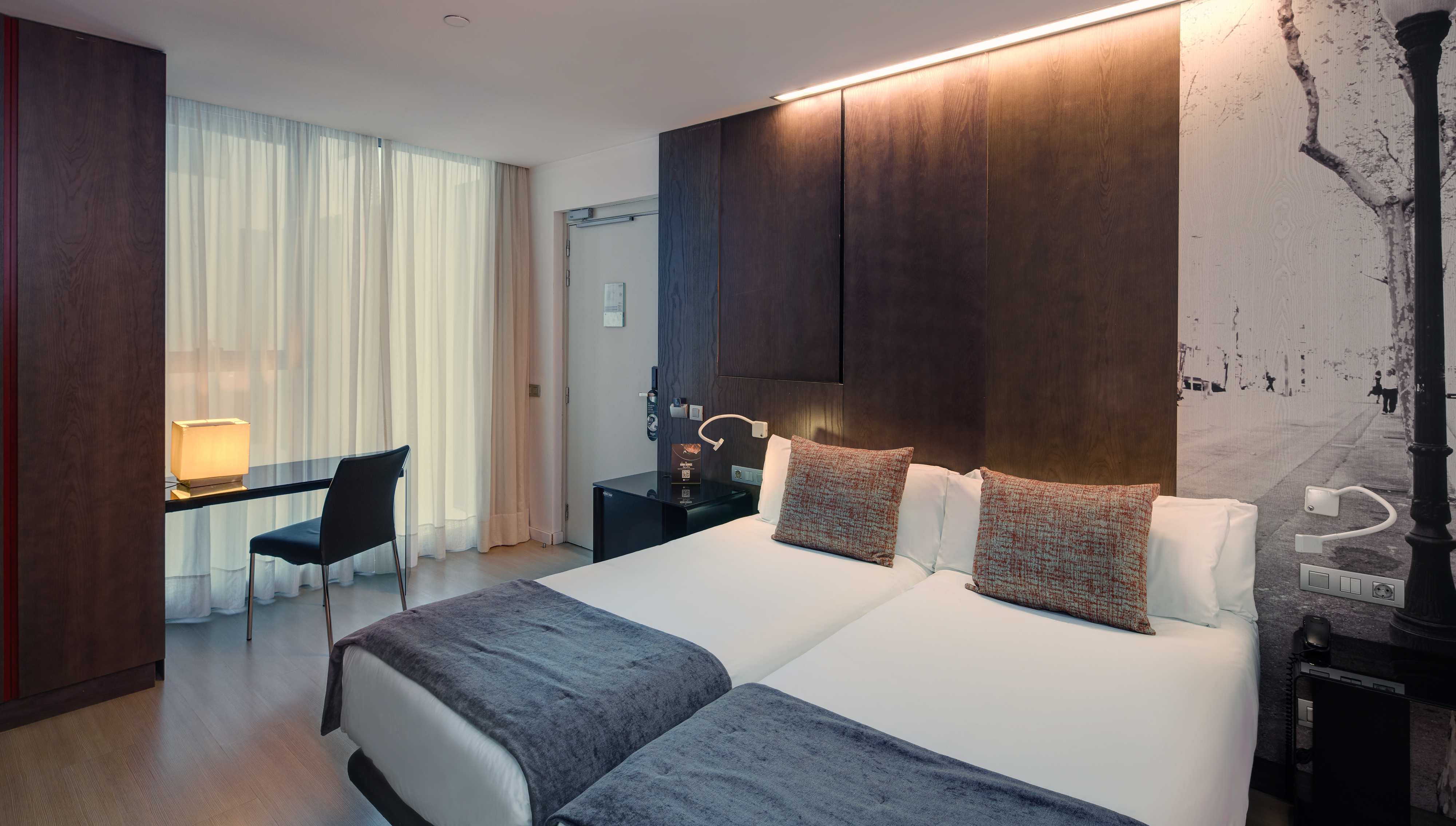 Room, Twin Beds, with View